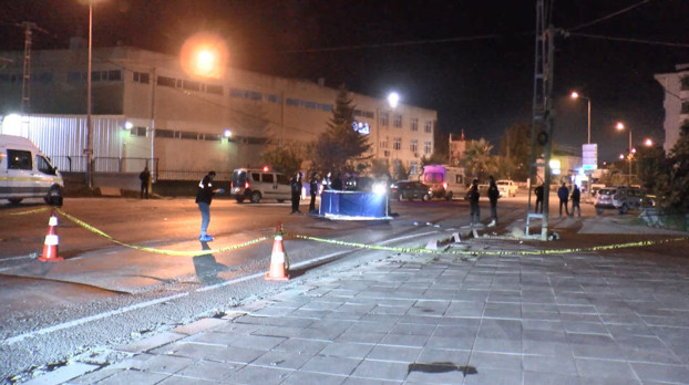 İstanbul'da esrarengiz cinayet! Sokak ortasında infaz ettiler! Üzerindeki yelek dikkat çekti! - Resim : 1