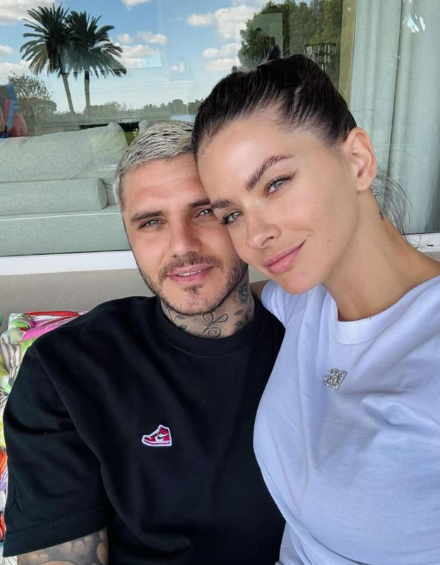 Galatasaraylı Mauro Icardi ve China Suarez aşka geldi! Havuz başındaki pozları sosyal medyayı kasıp kavurdu - Resim: 3