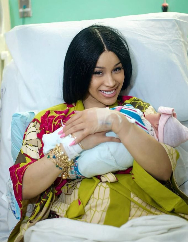 Üç çocuğunun babasından ayrılmıştı! Ünlü rapçi Cardi B dördüncü kez anne olacağını müjdeledi - Resim: 6