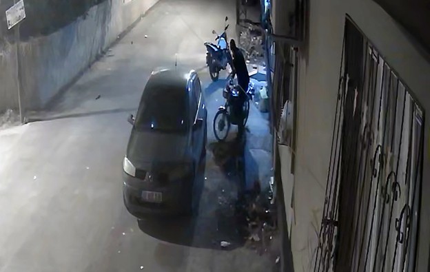 Hırsızdan pes dedirten savunma! 'Kendi motosikletim zannettim!' - Resim : 1