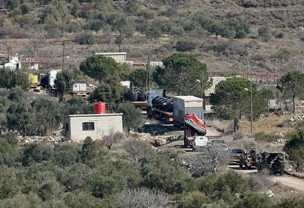 Golan Tepeleri’ndeki hareketlilik uydu görüntülerine yansıdı! İsrail yeni askeri üsler inşa ediyor! - Resim : 2