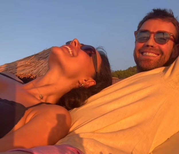 Özgü Kaya ile Murat Dalkılıç'tan romantik paylaşım: "Nice yıllarımıza sevgilim" - Resim: 3