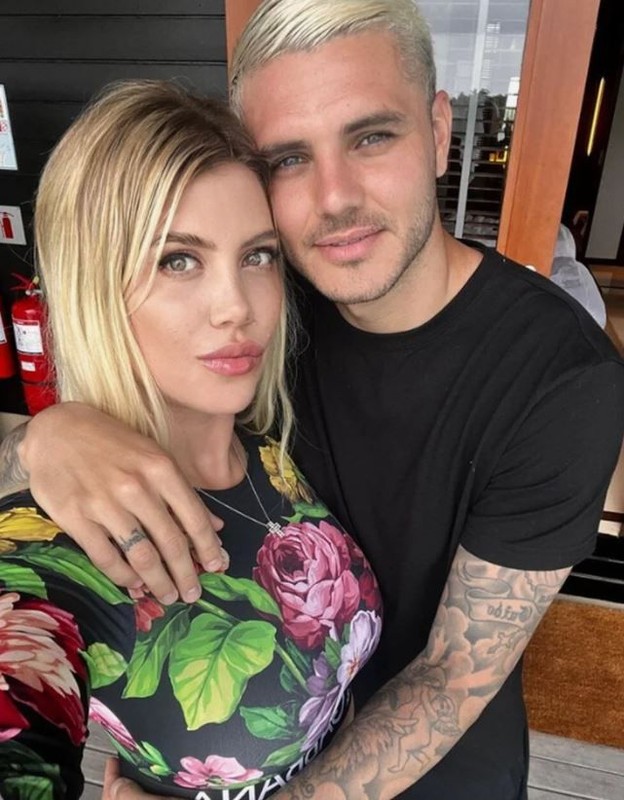 Wanda Nara genç sevgilisiyle tatile çıktı! Bikinisiyle sere serpe uzandı! O halleri sosyal medyayı kasıp kavurdu - Resim: 1