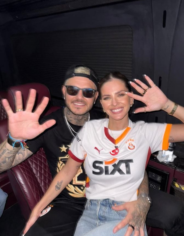 Galatasaraylı Mauro Icardi ve China Suarez aşka geldi! Havuz başındaki pozları sosyal medyayı kasıp kavurdu - Resim: 2