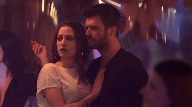 Kıvanç Tatlıtuğ ve Serenay Sarıkaya'nın Aile dizisinden reytinglere damga... Sadece güçlü rakiplerini geçemediler - Resim : 1