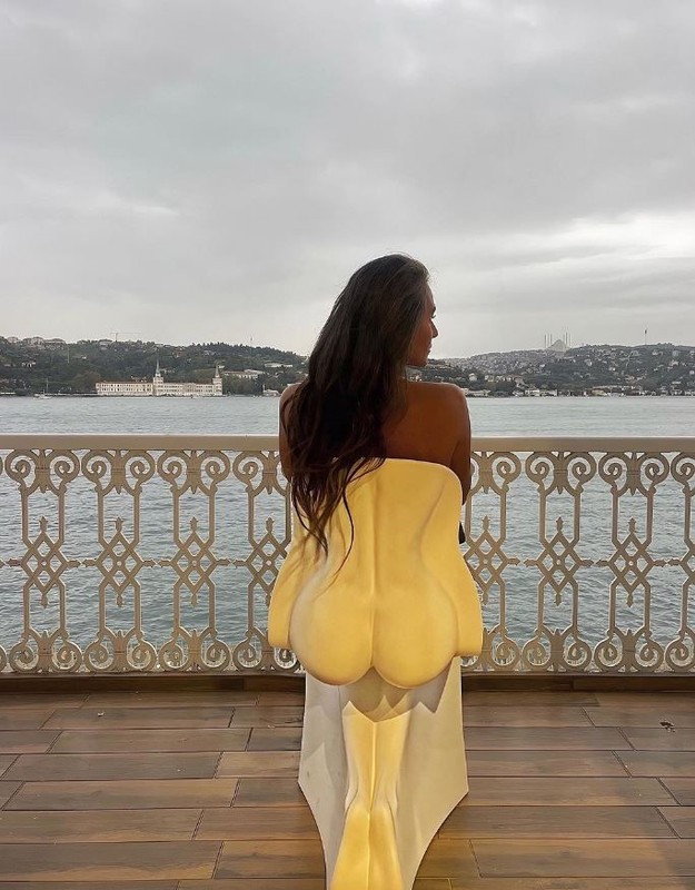 Moda ikonu Eda Taşpınar'dan cesur pozlar! Vücut hatlarını gözler önüne serdi! "Soyundu" - Resim: 4