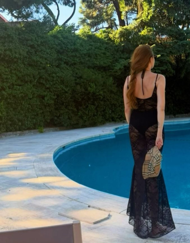 Naz Elmas'ın havuz pozları olay yarattı: Cesur tarzına yorum yağdı - Resim: 3