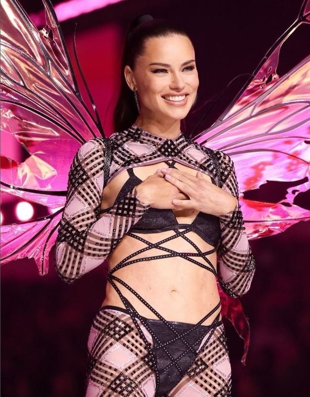 Kilolu halinden eser kalmadı! Victoria's Secret meleği Adriana Lima adeta eridi! Son pozları gündem oldu - Resim: 7