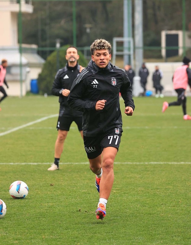 Beşiktaş’ta 15 milyon euroluk transfer fiyaskosu! Sadece 1 gole etki ettiler! Taraftarlar sorgulamaya başladı - Resim: 7
