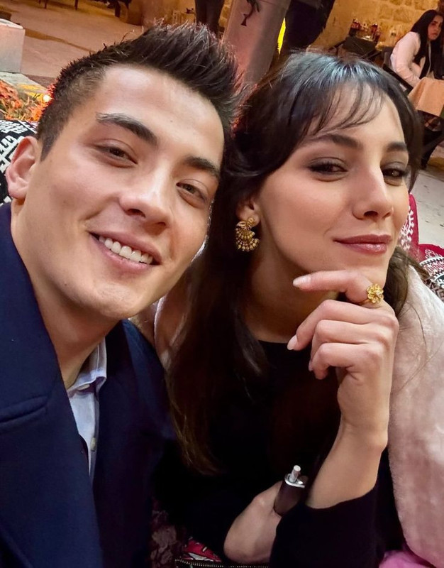 Dizi aşkı gerçek olmuştu! Dilin Döğer ile Atakan Özkaya'dan romantik paylaşım - Resim: 3