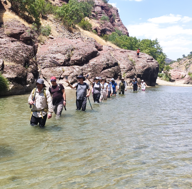 Diyarbakır ve Mardin’den gelen doğaseverler, Batman’daki Zore Kanyonu’nda yürüyüş yaptı - Resim: 2