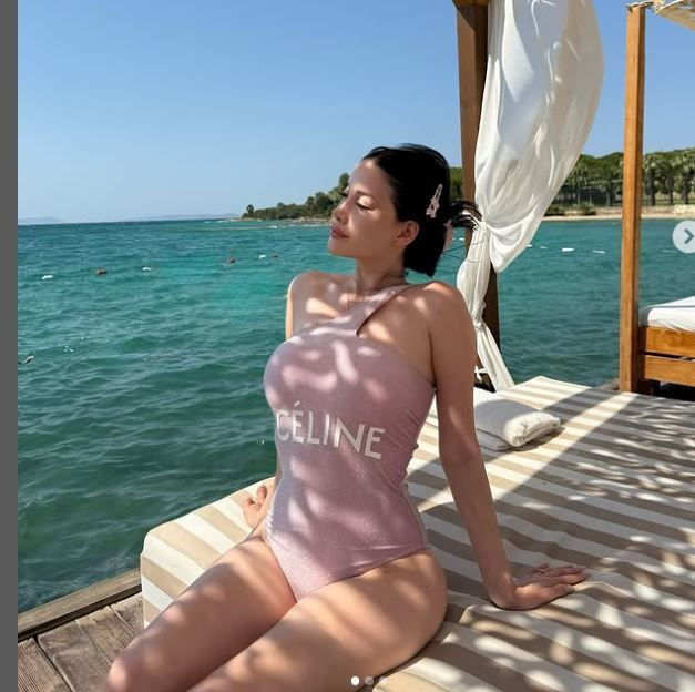 Kısmetse Olur Cansel Ayanoğlu tatil yaptığı yerden derin göğüs dekolteli fotoğraflarını paylaştı. Kısmetse Olur hayranları pür dikkat kesildi - Resim: 1