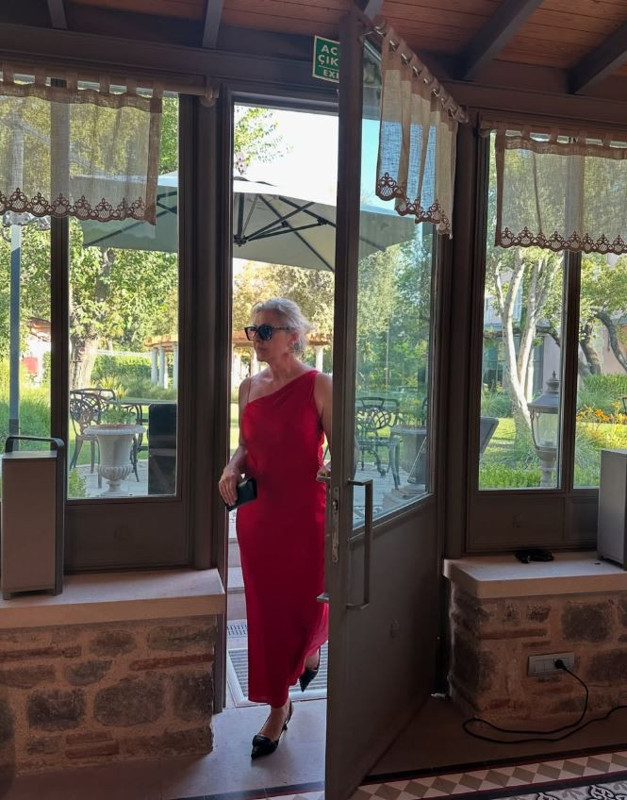 Uzak Şehir'in Sadakat Albora'sı Gonca Cilasun'dan tatil paylaşımı! - Resim: 5