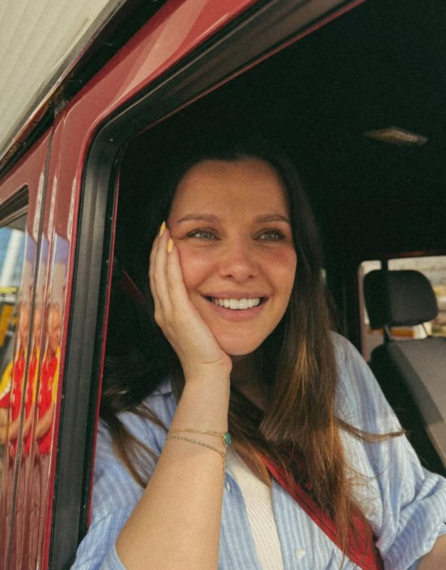 Anne olmak için gün sayıyor! Oyuncu İrem Helvacıoğlu'ndan karnı burnunda pozlar - Resim: 1