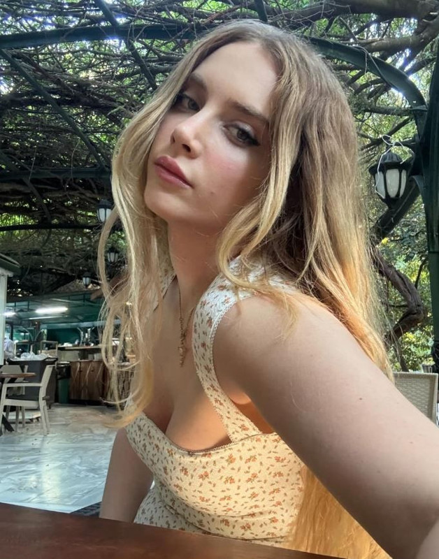 Hayal Köseoğlu ve Nezir Çınarlı çifti tatilde aşka geldi! Sosyal medya hesabından peş peşe paylaştı - Resim: 1