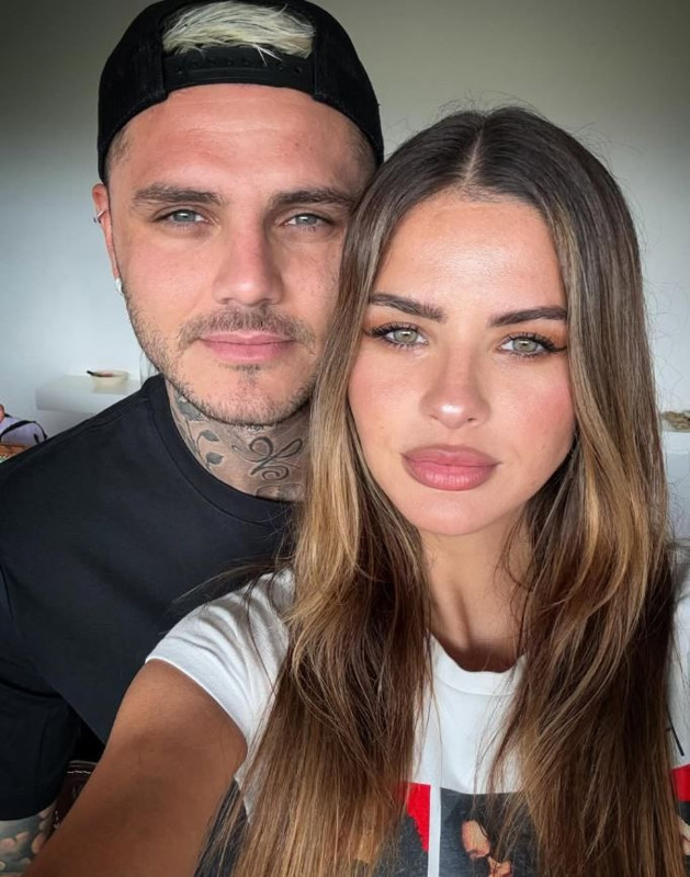 Mauro Icardi'ye eğlenceli şaka! Galatasaray'ın yeni yengesi bavuldan çıktı, ikilinin o halleri sosyal medyayı salladı - Resim: 2