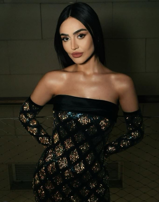 Elif Buse Doğan'dan iddialı plaj paylaşımı! Kahverengi bikinisiyle pozlar verdi, o hali sosyal medyayı salladı - Resim: 1