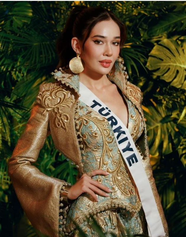 Miss Universe'de Türkiye'yi temsil etmişti! Ceren Arslan'dan dikkat çeken estetik çıkışı geldi - Resim: 3