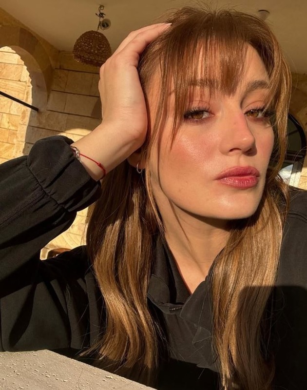 Gizem Karaca'dan karnı burnunda kar tatili pozları! "Kaymadım, yuvarlandım" - Resim: 1