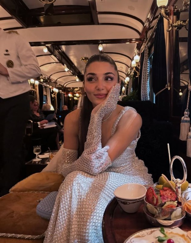 Hande Erçel ve Hakan Sabancı tren yolculuğunun fiyatı dudak uçuklattı! 5 güne servet ödedi - Resim: 3
