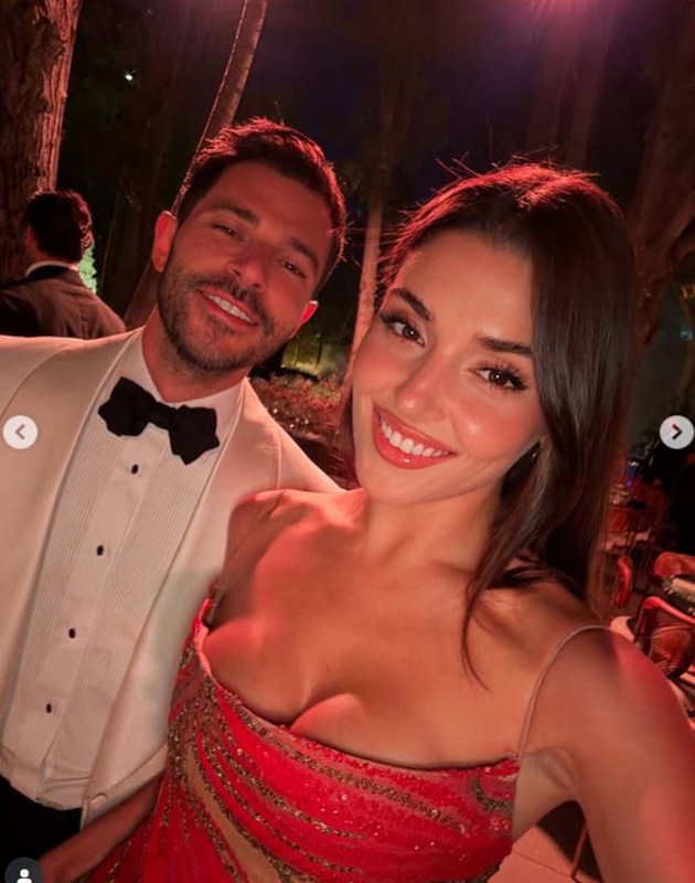 Yine mest etti! Güzel oyuncu Hande Erçel'den göz kamaştıran kareler! Hakan Sabancı gözlerini alamadı - Resim: 8