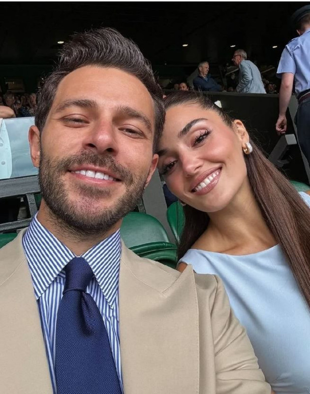 Hakan Sabancı ile ayrılan Hande Erçel'den kas şov! Banyo sonrası ayna pozunu paylaştı - Resim: 4