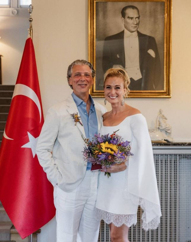 Ceyda Düvenci dördüncü kez evlendi! Nikahtan karelerini peş peşe paylaştı - Resim: 2
