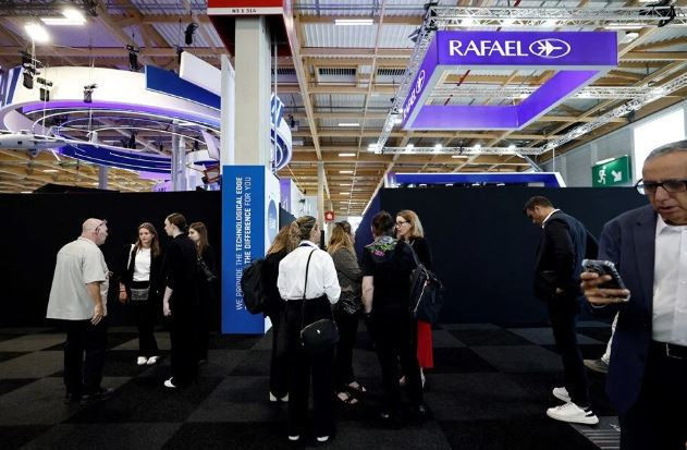 Paris’te İsrail’e soğuk duş! Bomba sergilediler, karara uymadılar! Tel Aviv silahlarına kara perde - Resim : 2