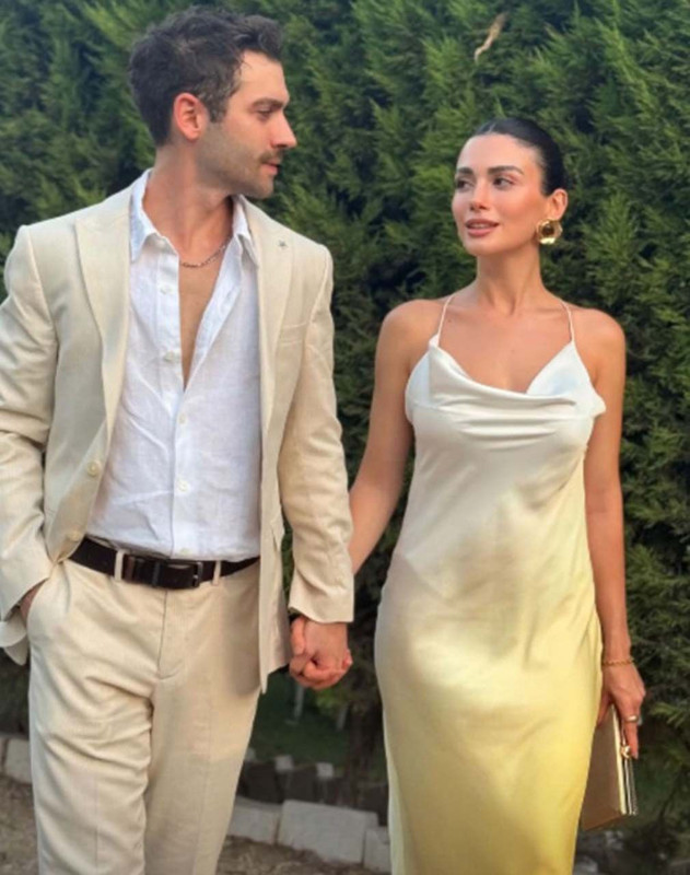 Sosyal medyadan paylaştı! Özge Yağız ve Burak Berkay Akgül’den aşk dolu kare - Resim: 3