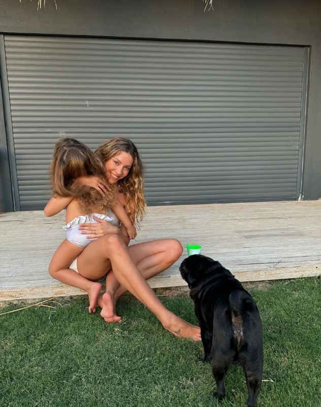 Güzel oyuncu Sinem Kobal'dan tatil paylaşımları! Kusursuz fiziği ve güzelliği dikkat çekti! O hallerine övgü yağdı - Resim: 3