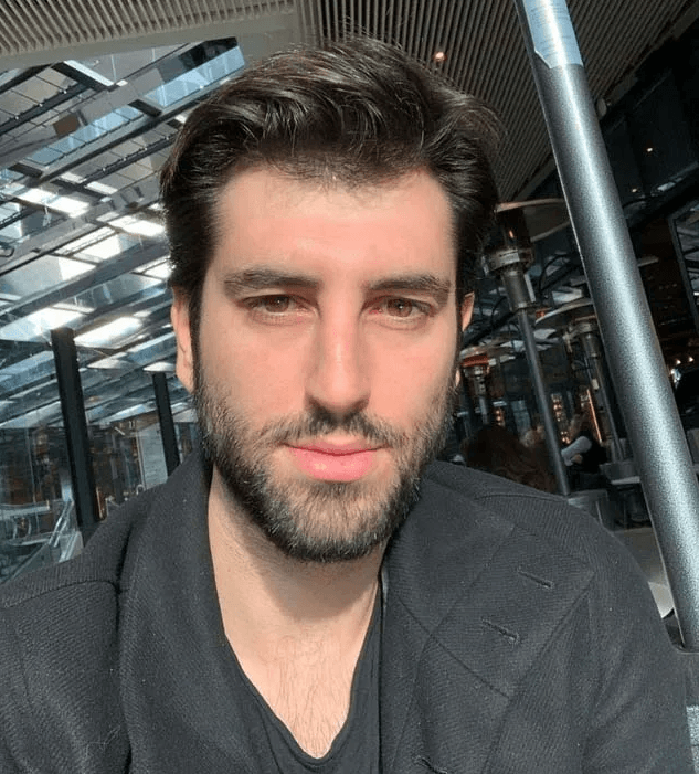 Mahsun Kırmızıgül'ün oğlu rol için babasının kopyası oldu! Bıyık bıraktı, 8 kilo verdi! Şoke eden benzerlik - Resim: 3
