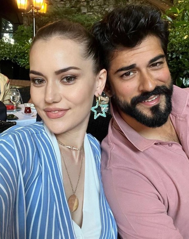 Güzel oyuncu Fahriye Evcen'den doğum günü paylaşımı! Pastasındaki o detaylar gündem oldu - Resim: 1