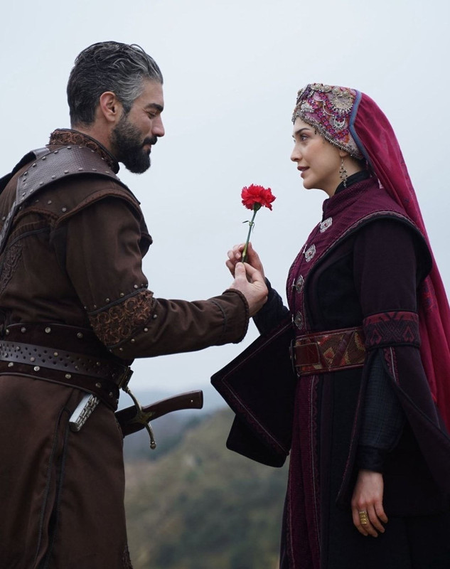 Şükrü Özyıldız aşk orucunu bozdu! Kalbini ünlü oyuncuya kaptırdı - Resim: 5