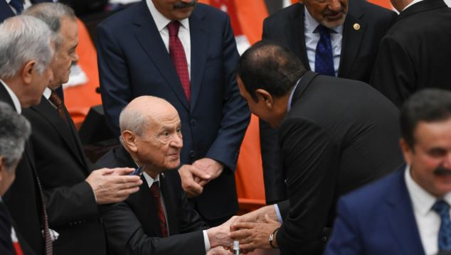 TBMM'de Gazze Zirvesi'nde bir araya geldiler! Devlet Bahçeli'nin ve Özgür Özel'in o anları dikkat çekti! - Resim : 2