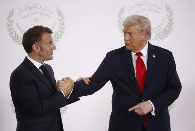 Trump ve Macron'dan bilek güreşi gibi el sıkışma! Tokalaşmanın sırrı ortaya çıktı - Resim : 2