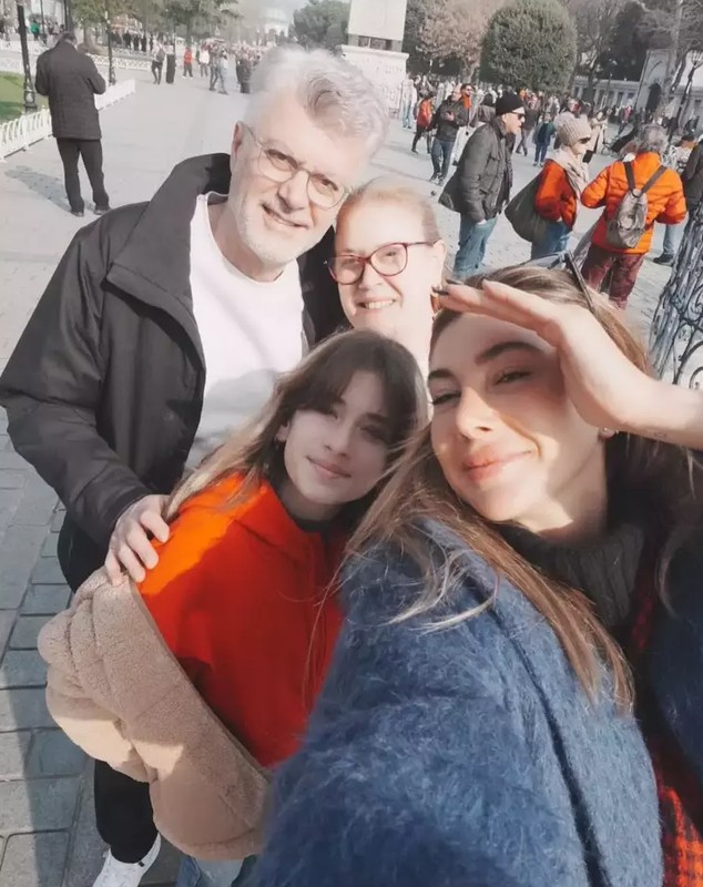 Şeyma Subaşı ailesiyle İstanbul'u gezdi: Paylaştığı o detay dikkatlerden kaçmadı! - Resim: 3