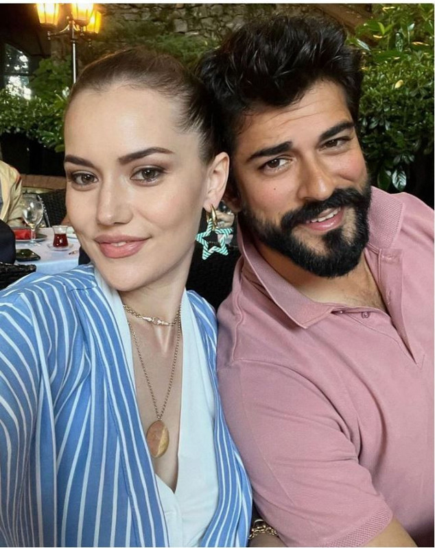 Görümcesinin düğününe katılmamıştı! Fahriye Evcen'den manidar paylaşım - Resim: 5