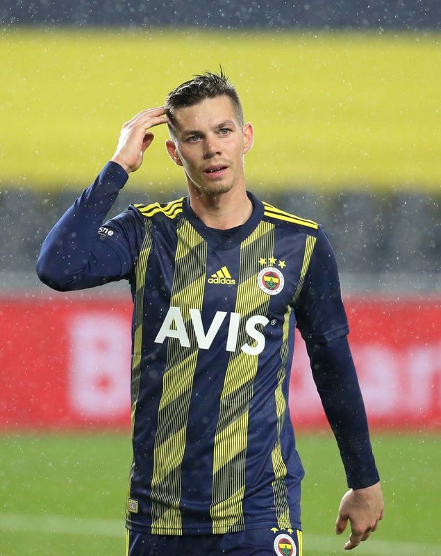 Fenerbahçe’ye kara haber! Kararlarını Ali Koç’a bildirdiler! İsmail Kartal’ın 1.8 milyon euroluk prensi geri dönüyor! - Resim: 5