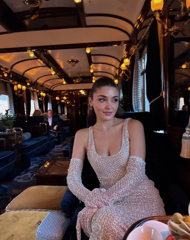 Hande Erçel ve Hakan Sabancı tren yolculuğunun fiyatı dudak uçuklattı! 5 güne servet ödedi - Resim: 5