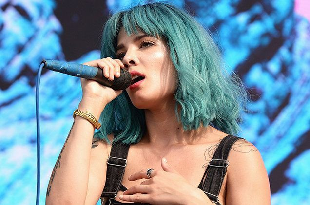 Ünlü şarkıcıdan kötü haber! Konser sonrası hastaneye kaldırıldı - Resim: 6