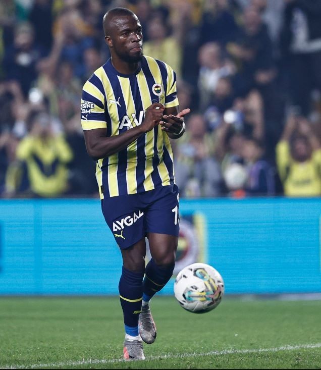 Teklif ortaya çıktı! Fenerbahçe'den Enner Valencia'ya: 'Gitme,kal' - Resim: 15