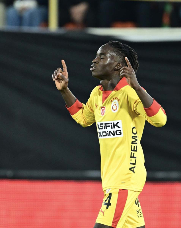 Kimse bunu beklemiyordu! Galatasaray’da şok ayrılık! Taraftarın sevgilisi gidiyor - Resim: 6