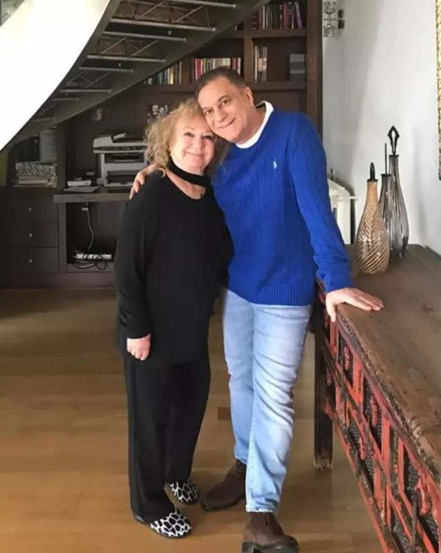 Babaannesi vefat eden Yasmin Erbil'den tepki çeken paylaşım! "İki gün bekleseydin bari!" - Resim: 1