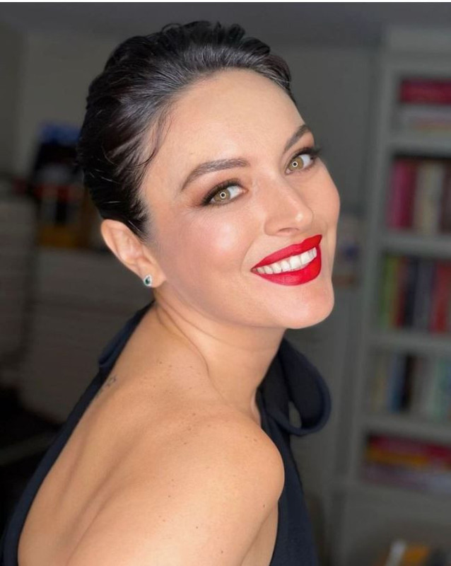 Ezgi Mola'dan dikkat çeken itiraf: Kilom yüzünden zorbalığa uğradım! - Resim: 2