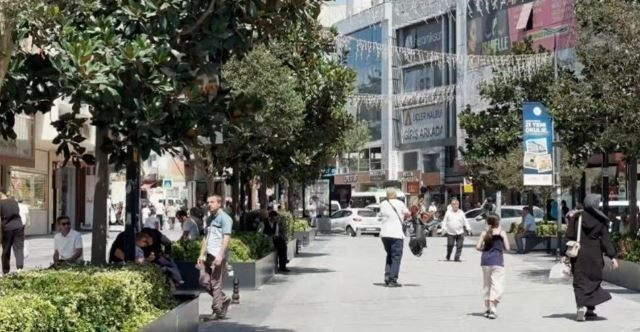 İstanbul'da fırtına alarmı! Şiddetli rüzgar ağaçları devirdi! Yaralananlar var - Resim: 3