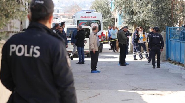 Denizli'de kan donduran olay! Genç kız sinir krizi geçirdi - Resim : 3