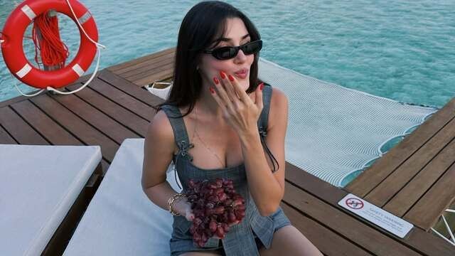 Güzel oyuncu Hande Erçel'den Maldivler kaçamağı! Tatil pozları sosyal medyayı salladı - Resim: 3