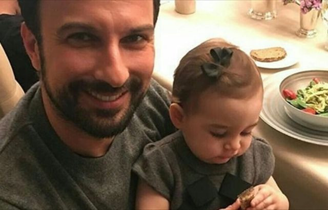 Megastar Tarkan'ın kızıyla pozlarına beğeni yağıyor! ''Babalık çok yakıştı!'' - Resim: 2