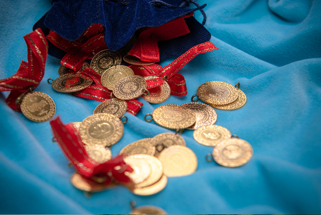 Altın fiyatlarında yatay seyir! Bugün gram, çeyrek, yarım, Cumhuriyet, tam altın ve 22 ayar bilezik ne kadar? - Resim: 12