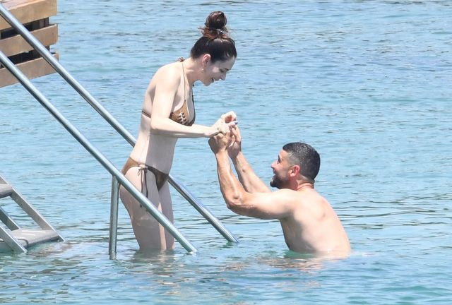 Yıldız Çağrı Atiksoy ile Berk Oktay Bodrum'da aşk tazeledi: Romantik anları görüntülendi - Resim: 2